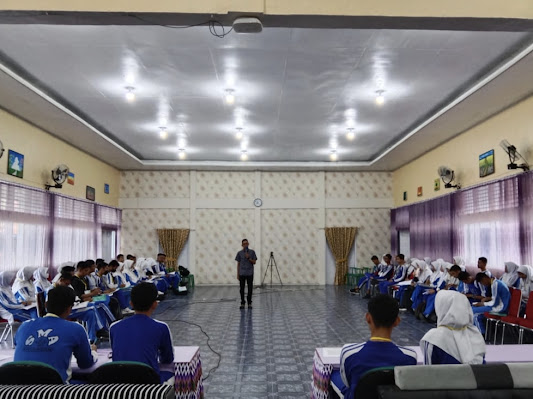 BANGUN PENDIDIKAN UNGGUL DI INDONESIA DENGAN SADAR BAYAR PAJAK